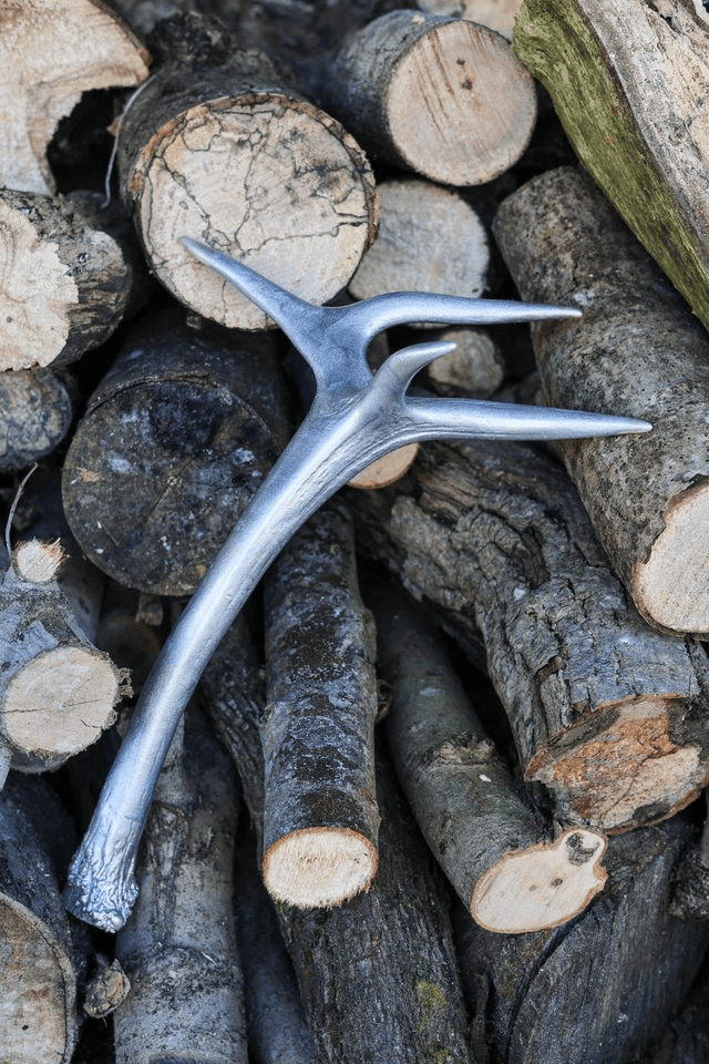 Spray Painted Antler Table Decor - Silver 4 points